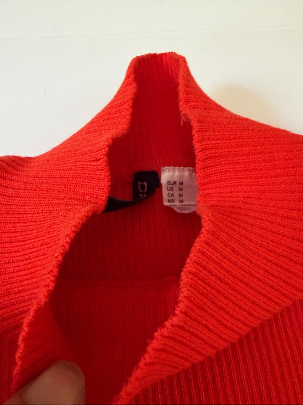 H&M Red Ribbed Mock-Neck Cropped Sweater - Picture 2 of 5